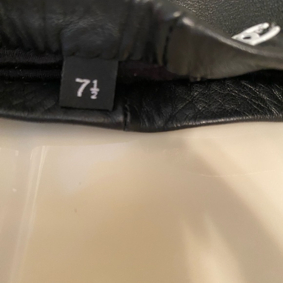 Chanel Lambskin  Black Logo glove 7 1/2 size - Picture 6 of 6